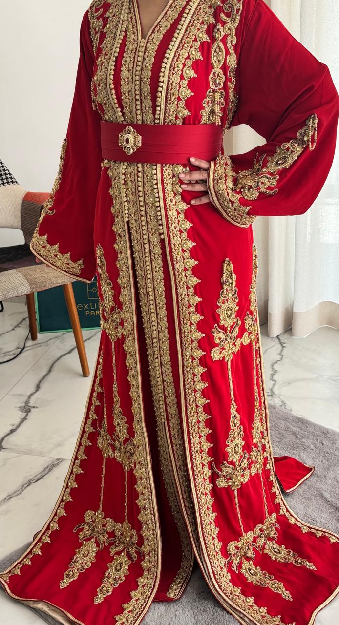 Takchita Marocaine Luxe Brodée – Finition Dorée