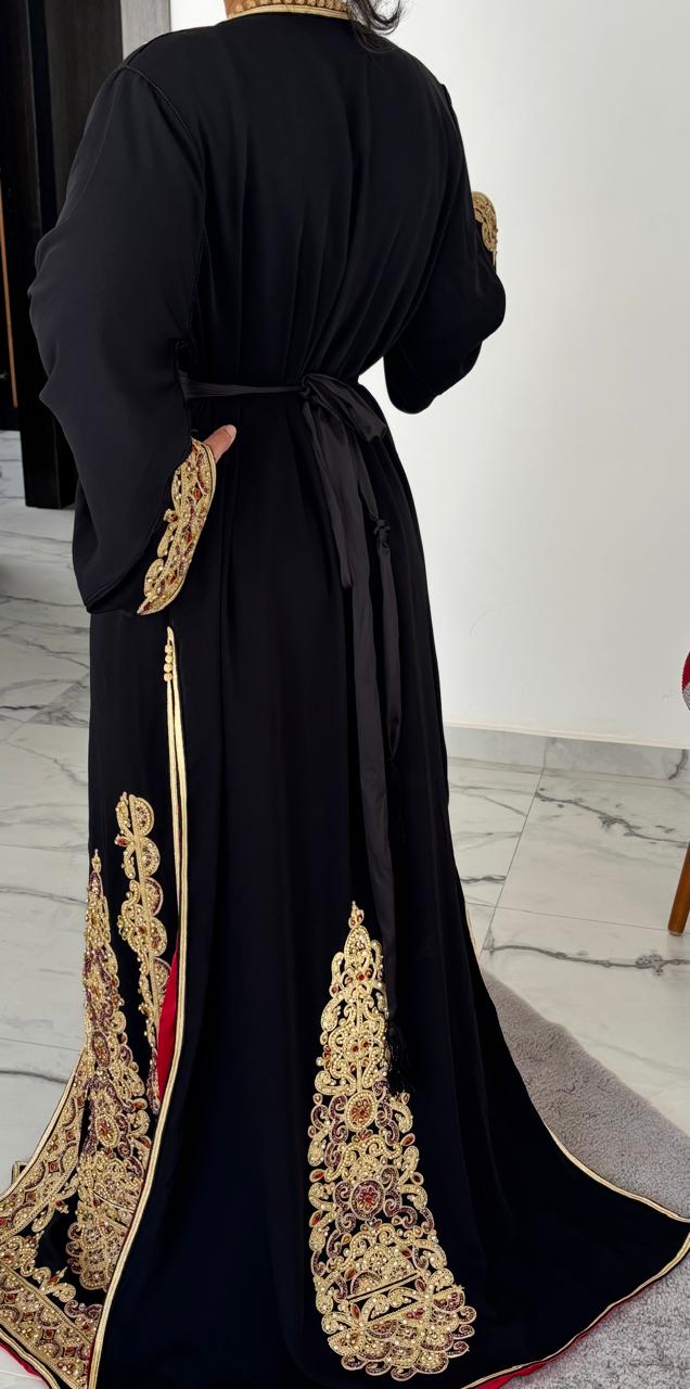 Takchita Marocaine Luxe Brodée – Finition Dorée