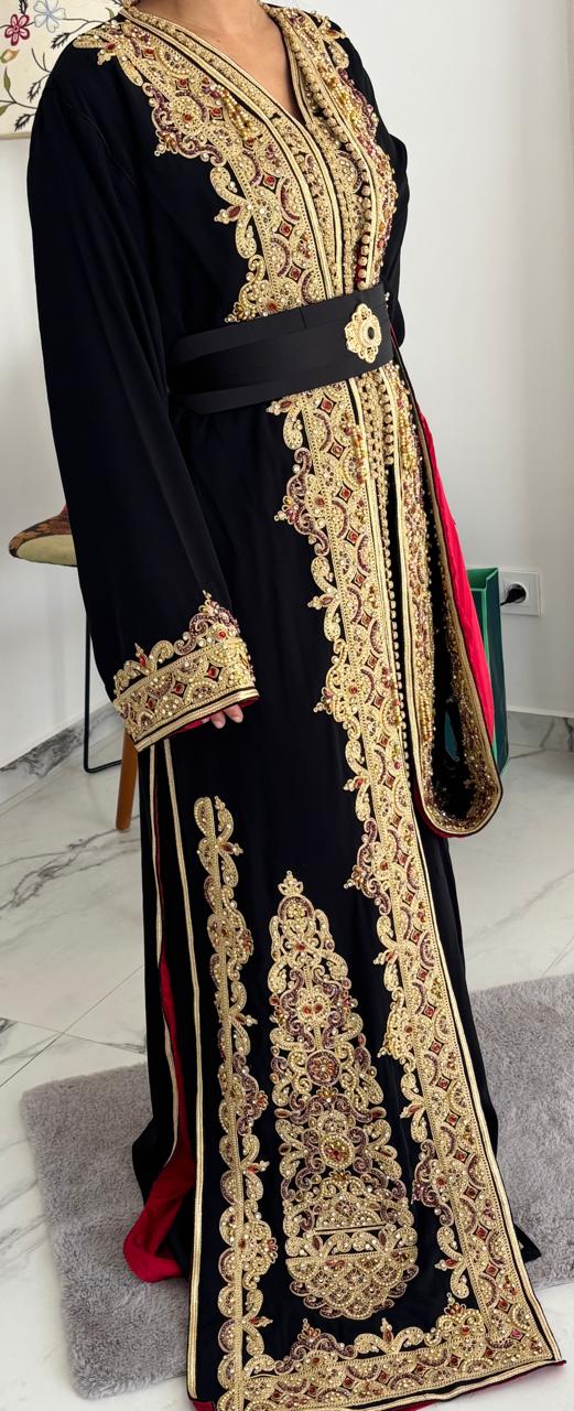 Takchita Marocaine Luxe Brodée – Finition Dorée