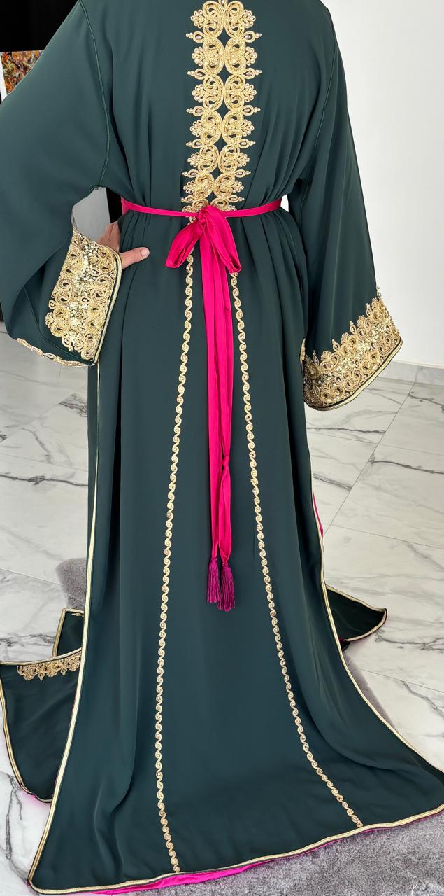 Takchita Marocaine Luxe Brodée – Finition Dorée