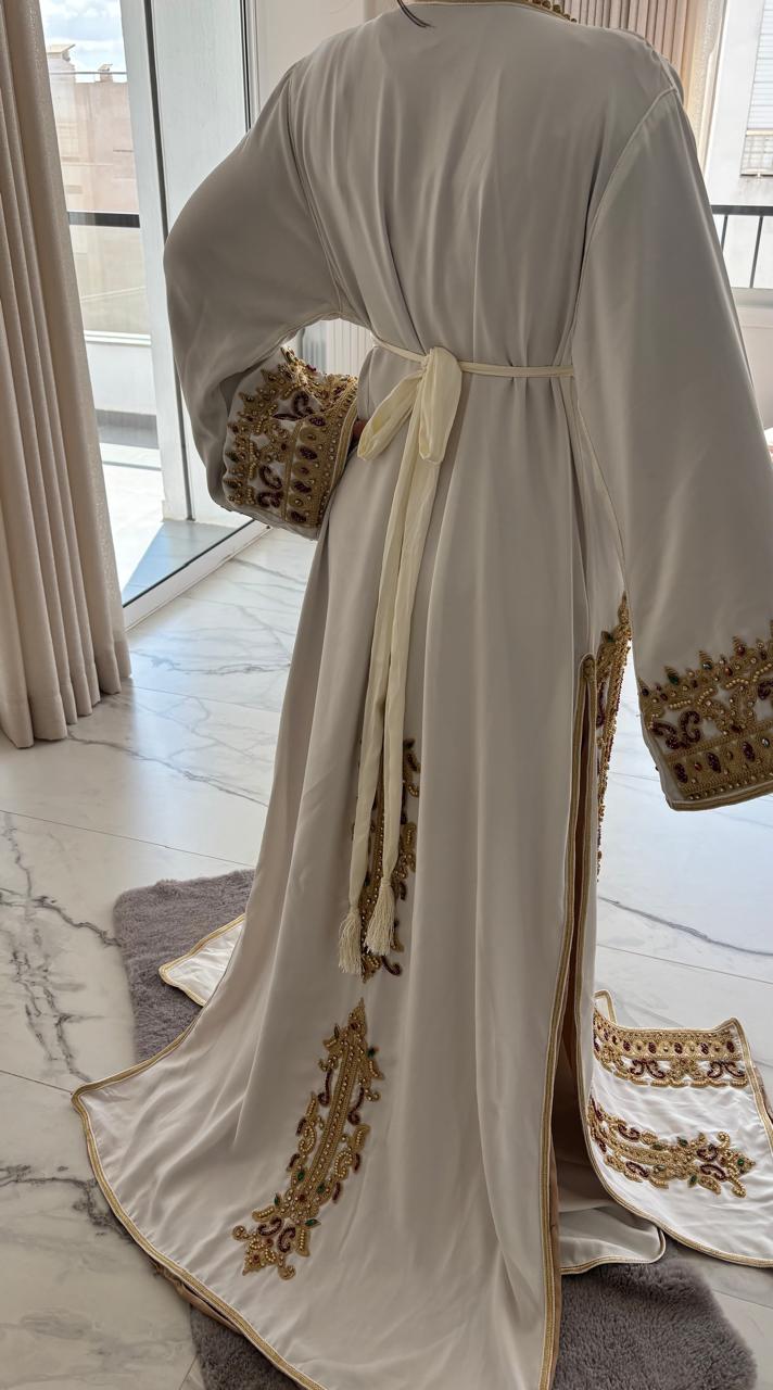Takchita Marocaine Luxe Brodée – Finition Dorée