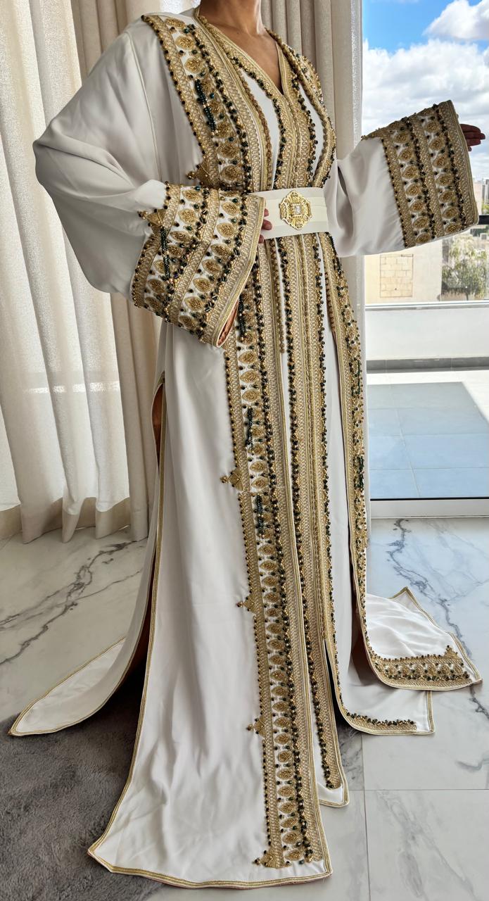 Takchita Marocaine Luxe Brodée – Finition Dorée