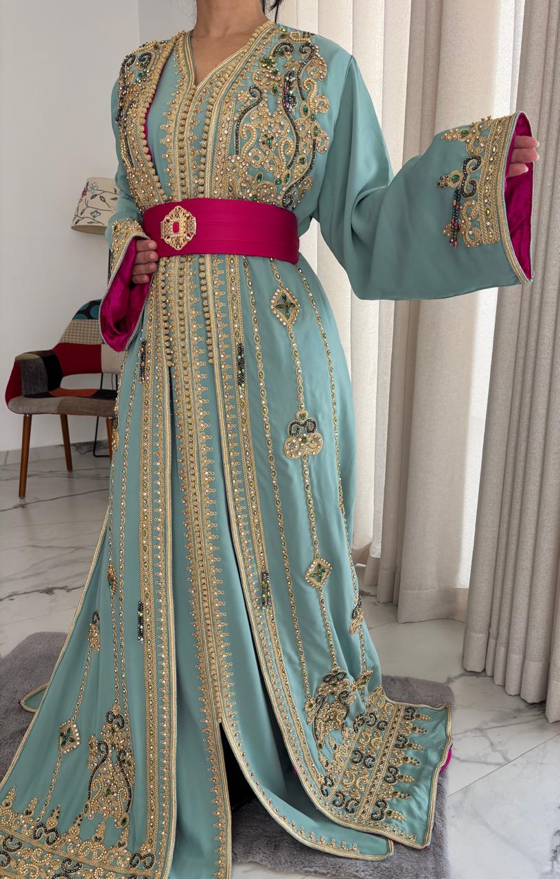 Takchita Marocaine Luxe Brodée – Finition Dorée