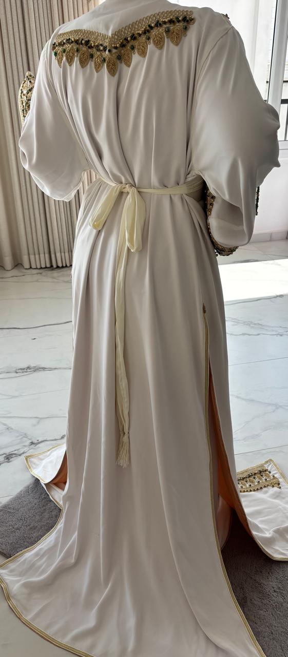Takchita Marocaine Luxe Brodée – Finition Dorée